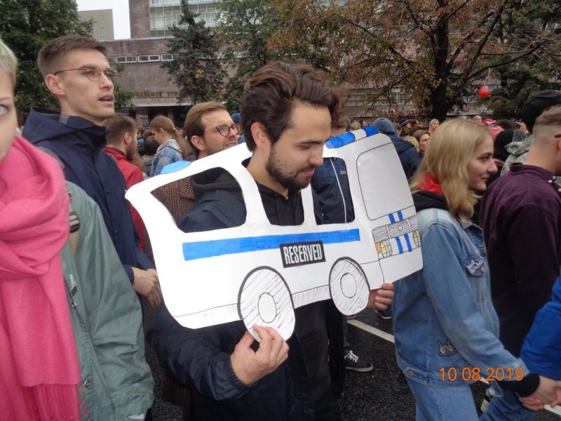 Митиинг. Любыми путями- в автозак..jpg