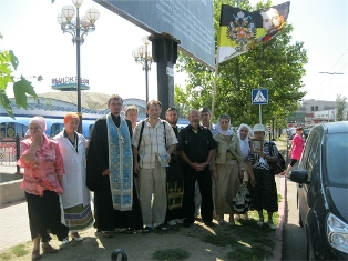 Фото возле баннера.jpg