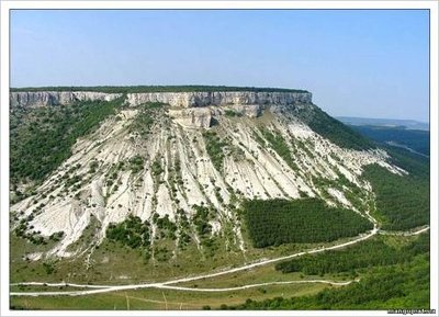 Пещерный город Мангуп-Кале.jpg