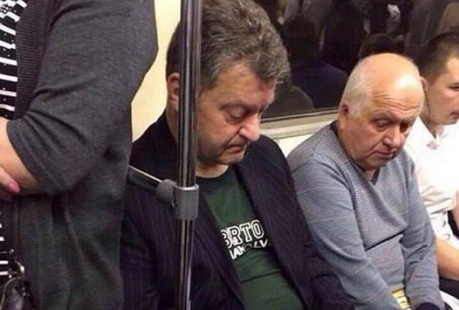 Порошенко в метро.jpg