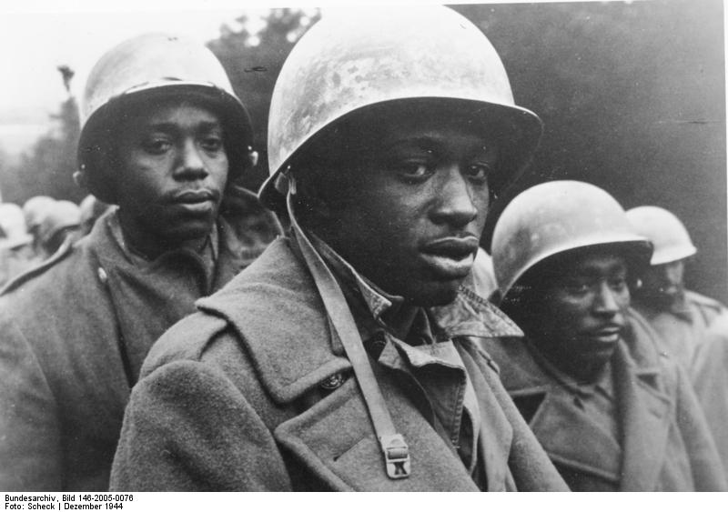 Bundesarchiv_Bild_146_2005_0076_Ardennenoffensi.jpg