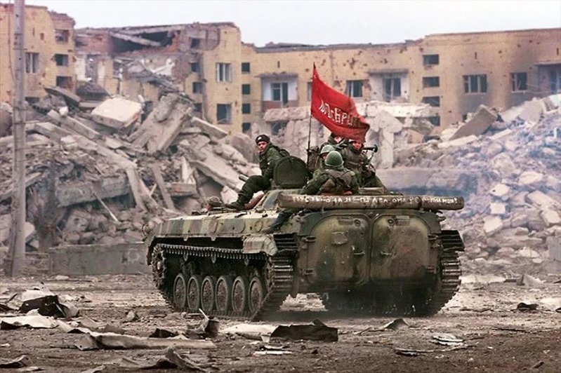 красный флаг в Чечне.jpg
