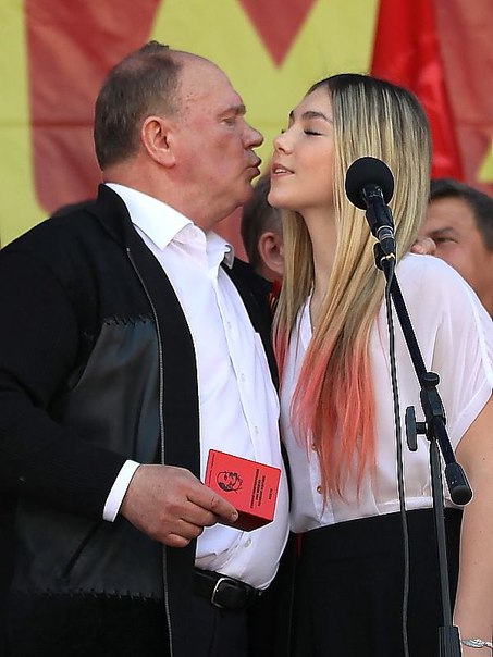 AXfnbDvIDqY.jpg