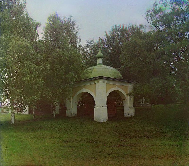 Крест и часовня Кирилло-Белоз.монастыря.3.jpg