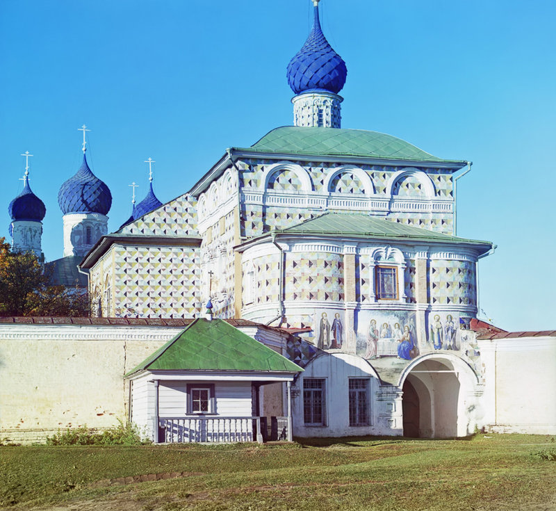 .Вход в Никольскую церковь в Макарьевском монастыре.1910.jpg