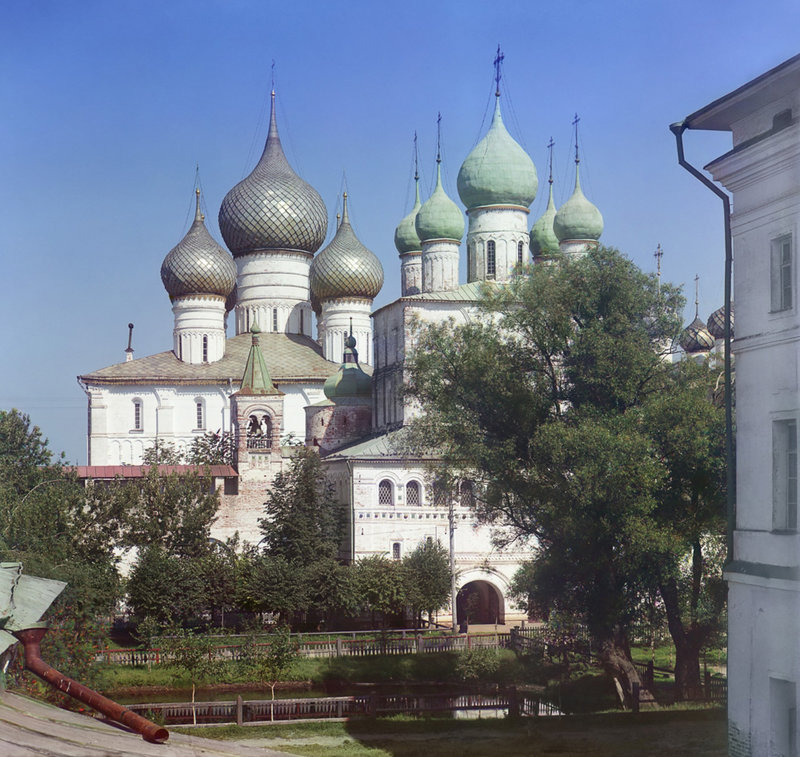 !Церковь Воскресения и Успенский собор.Ростов Великий.1911..jpg